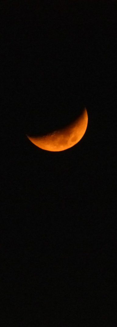 Cuarto creciente lunal después del comienzo de mes.